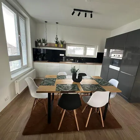 Apartment Airport Point Apartman B
